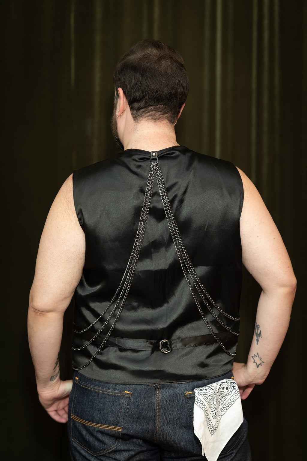 Chi Stylesz - Vest in chains