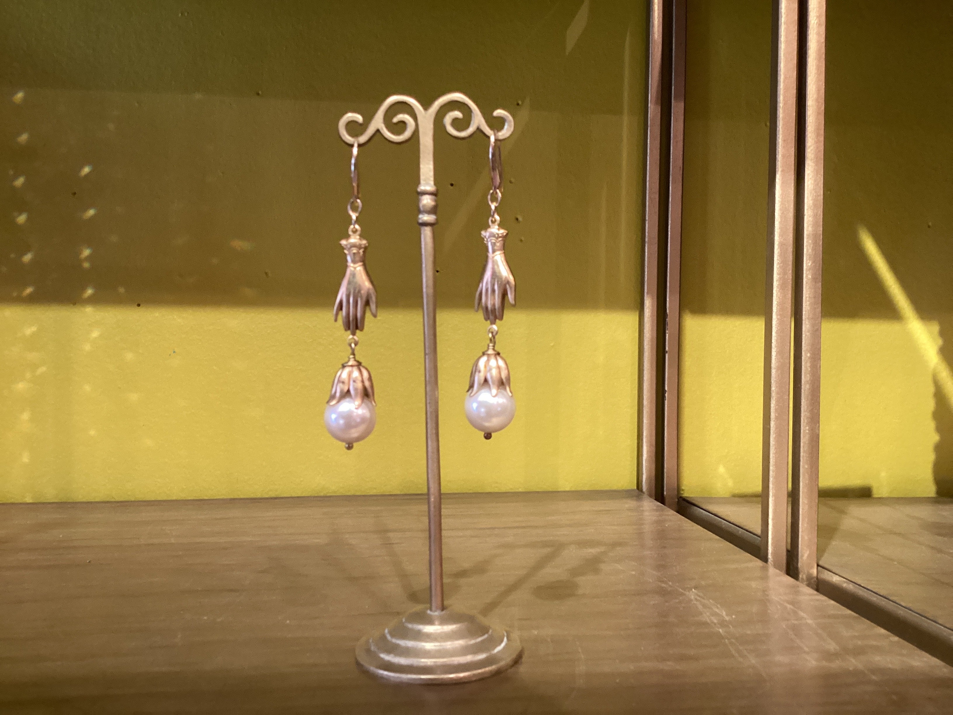 Devlin Shand - 70s Pearl Earrings