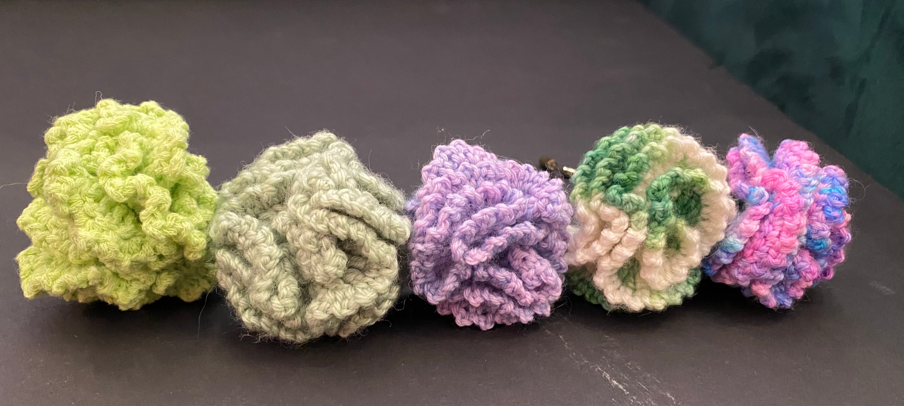 Nic Sommerfeld -  Crocheted Carnations with Wilde Flowers zine included