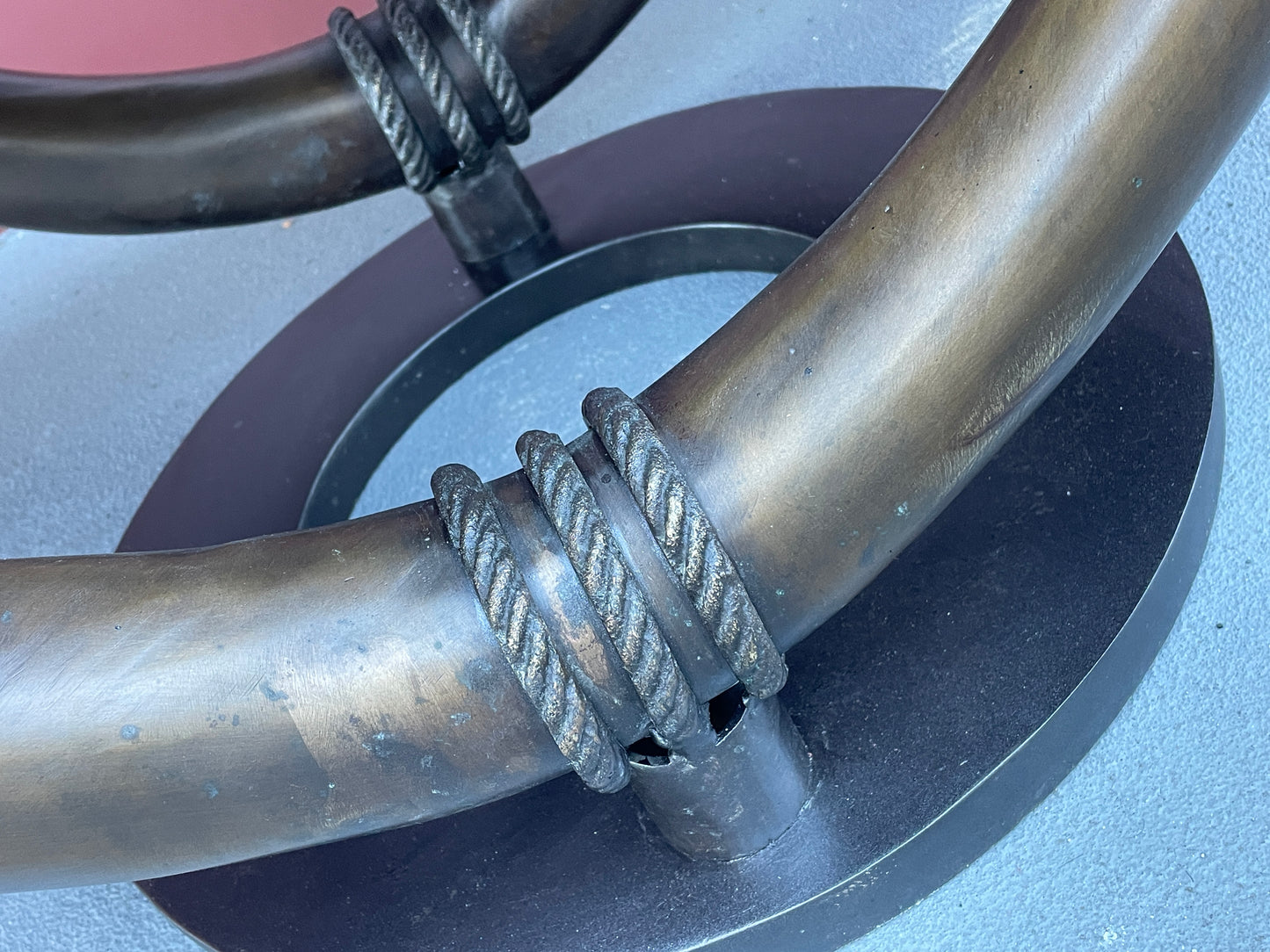 EN ABSENTIA - Lisa Niedermeyer - Tree Table